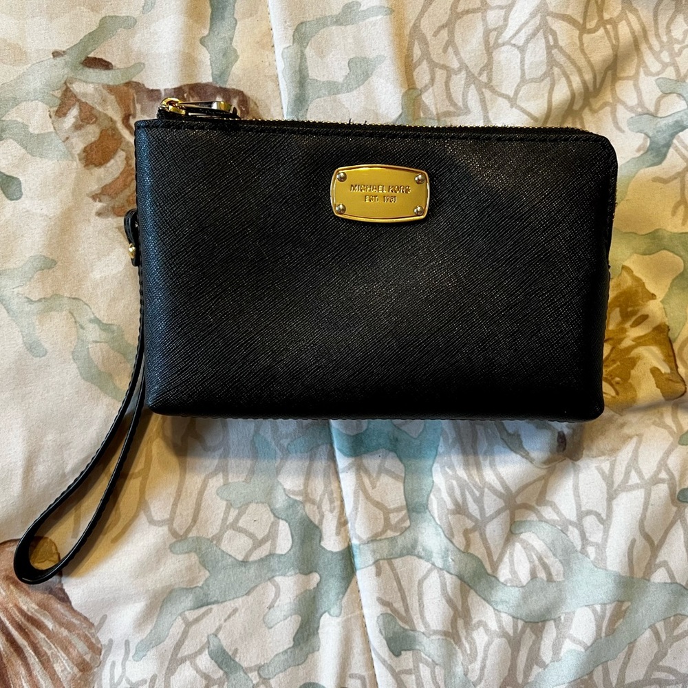 EUC Michael Kors Jet Set Double Zip Wristlet